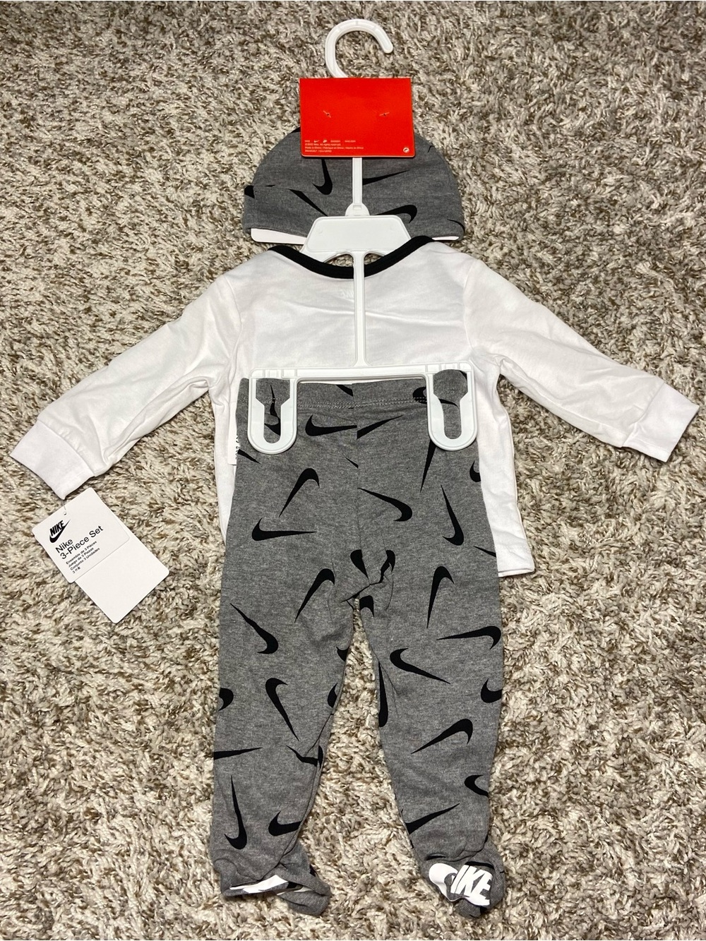 NEW NIKE 3PC Set Beanie Hat Long Sleeve & Pants - Picture 5 of 5